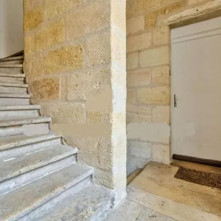 Coquet Proche Tram Et Quais *