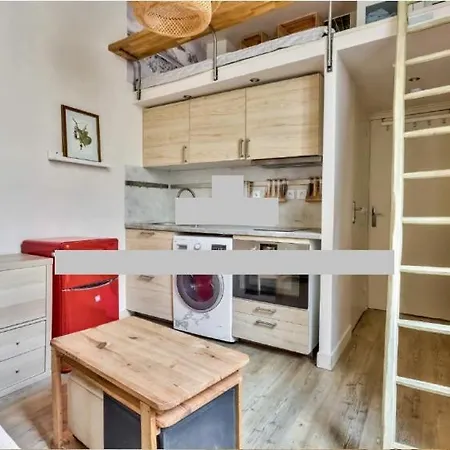 Coquet Proche Tram Et Quais