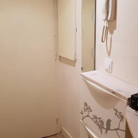 Coquet Proche Tram Et Quais