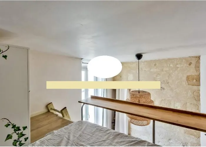 Coquet Proche Tram Et Quais