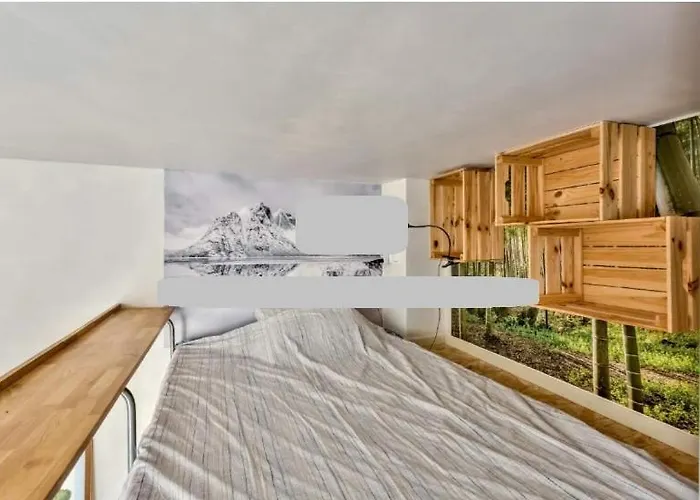 Coquet Proche Tram Et Quais Бордо